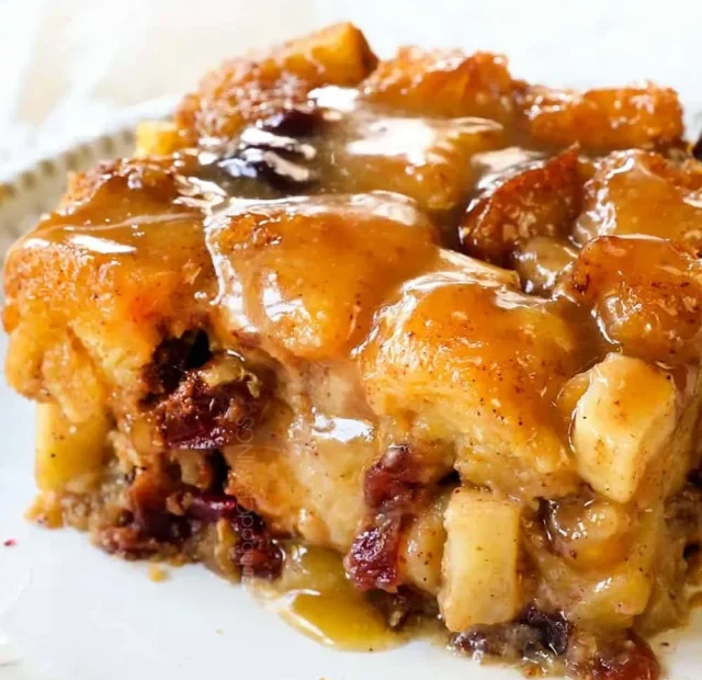 Easy Apple Bread Pudding Recipe