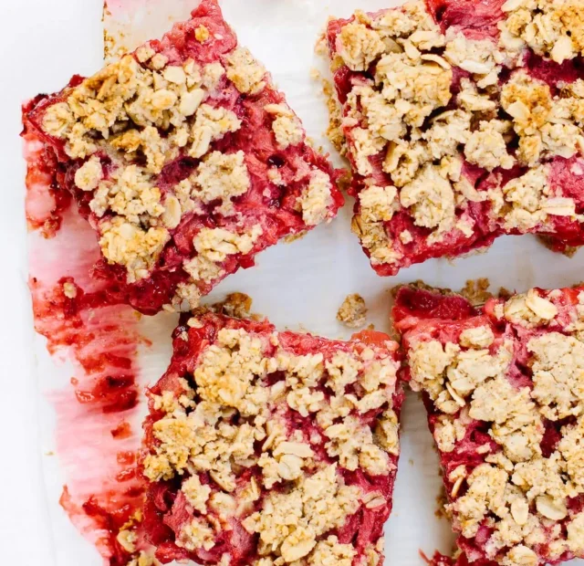 Strawberry-Rhubarb Crumble Bars Recipe